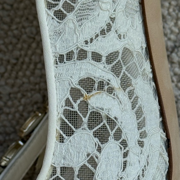 MANOLO BLAHNIK | EU 40
NADIRA WHITE LACE 90 CRYSTAL-EMBELLISHED PUMPS | BRIDAL - Picture 2 of 9